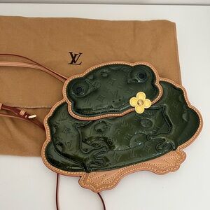 COPY - Louis Vuitton 2002 Conte de Fees frog-motif mini bag